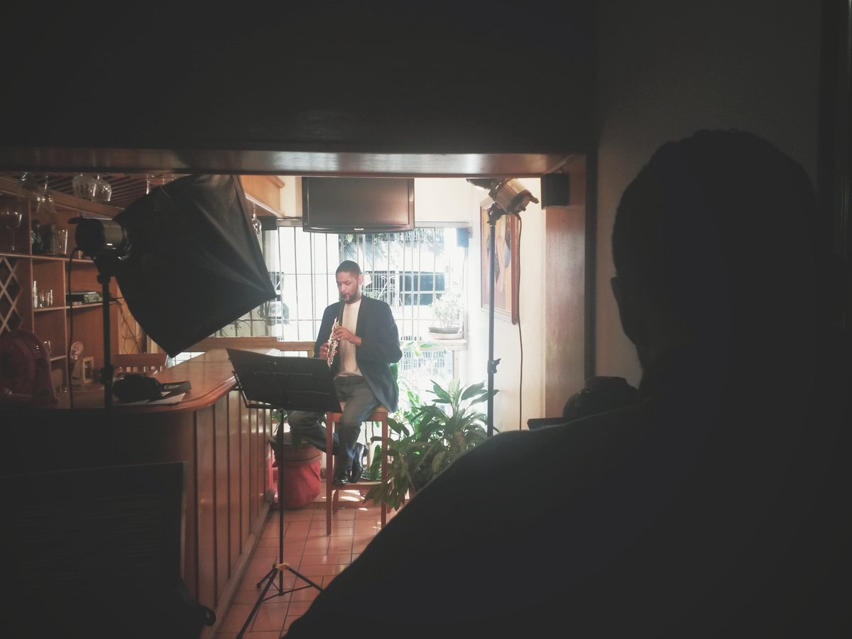 ¡Un lindo feliz cumpleaños para Rafael!🎉🎁 Nuestro Clarinetista, celebra hoy sus 26 años y también el #DíaInternacionaldelMúsico, hoy #22Nov #FelizJueves