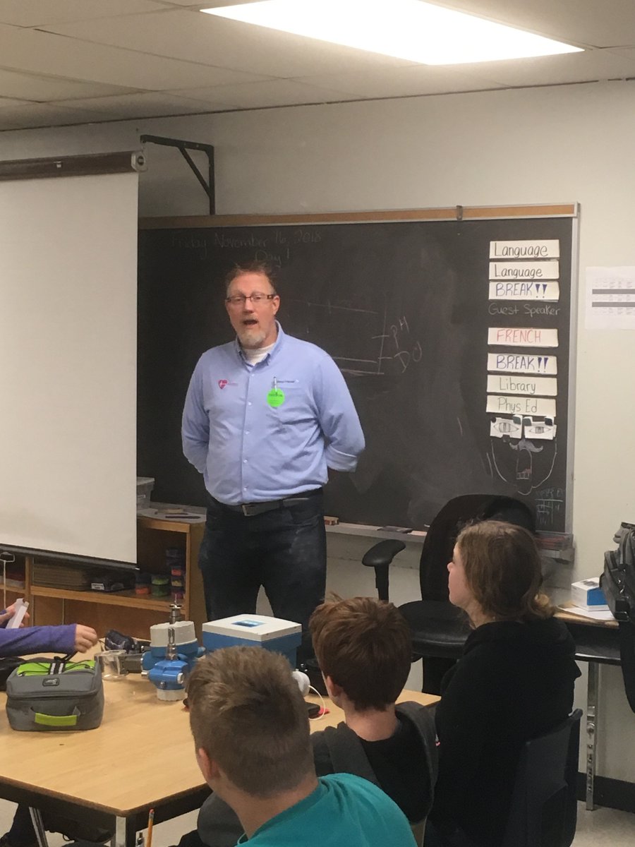 Endress_CA's tweet image. It’s all about educating the future generation of #processprofessionals! Here we have Outside Salesman, Dan Leising, talking boiling &amp;amp; freezing points to an eager classroom full of students; A great, way to help kids apply their math &amp;amp; science skills to real life situations!