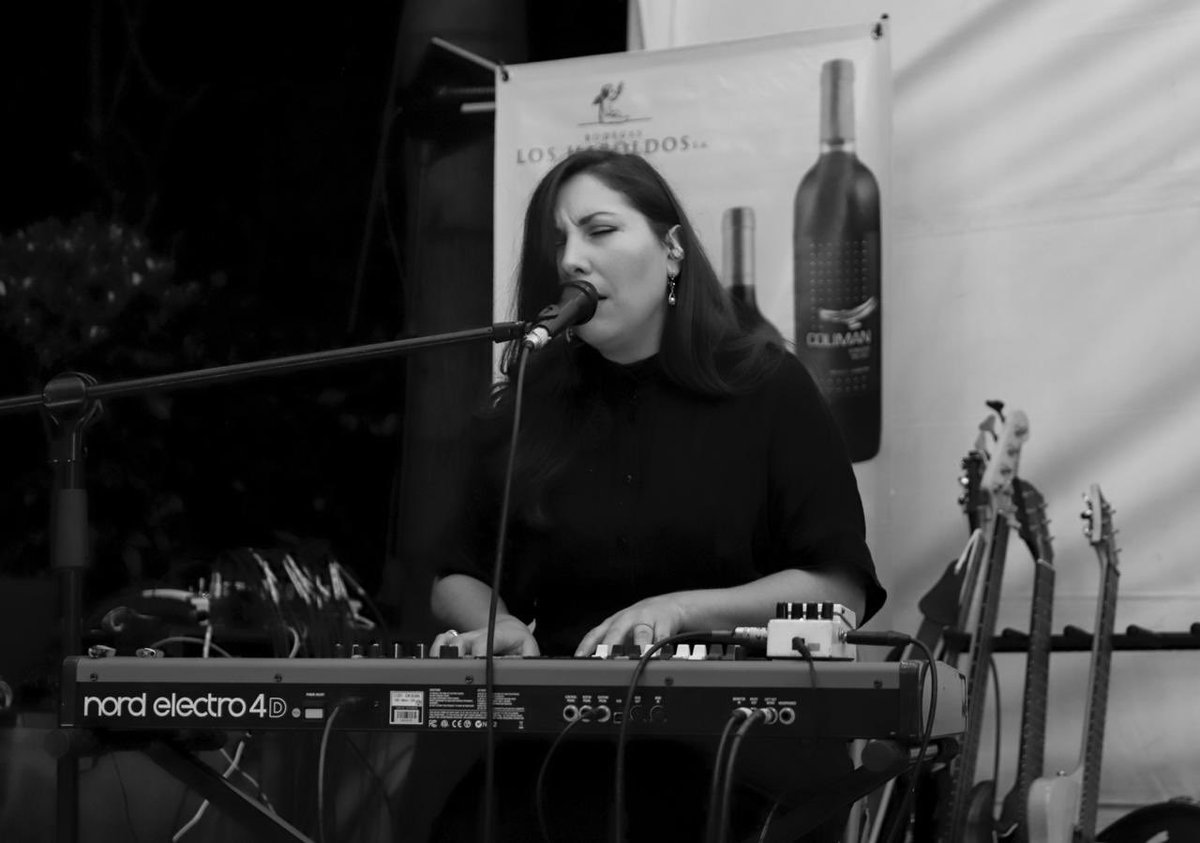 SofarSoundsMX's tweet photo. Bellos registros fotográficos de nuestro ultimo #sofarenlaembajada🇦🇷 con @carmenruizmx @BandalosChinos y @arbolofc 📸@arielaadato https://t.co/ZU4Lztz3WJ