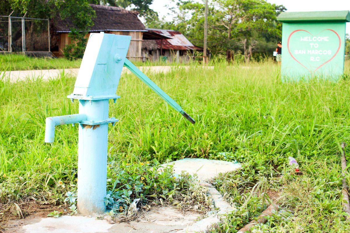 SoleaWater's tweet photo. For a community with no surface water, wells are dug to reach clean water. The water is then pumped to the surface with a hand, electric or solar powered pump!👏 We love that one community member wanted to paint their pump such a fun color after completing a playground project! https://t.co/LMO3LpgioE