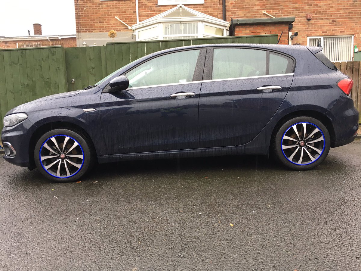 thecarcobbler's tweet photo. #puncturesafe and #AlloyGators installed to this car at the comfort of the owners home, now his wheels and tyres are protected 👍🏻🚙💨 https://t.co/iWHRh1haUF