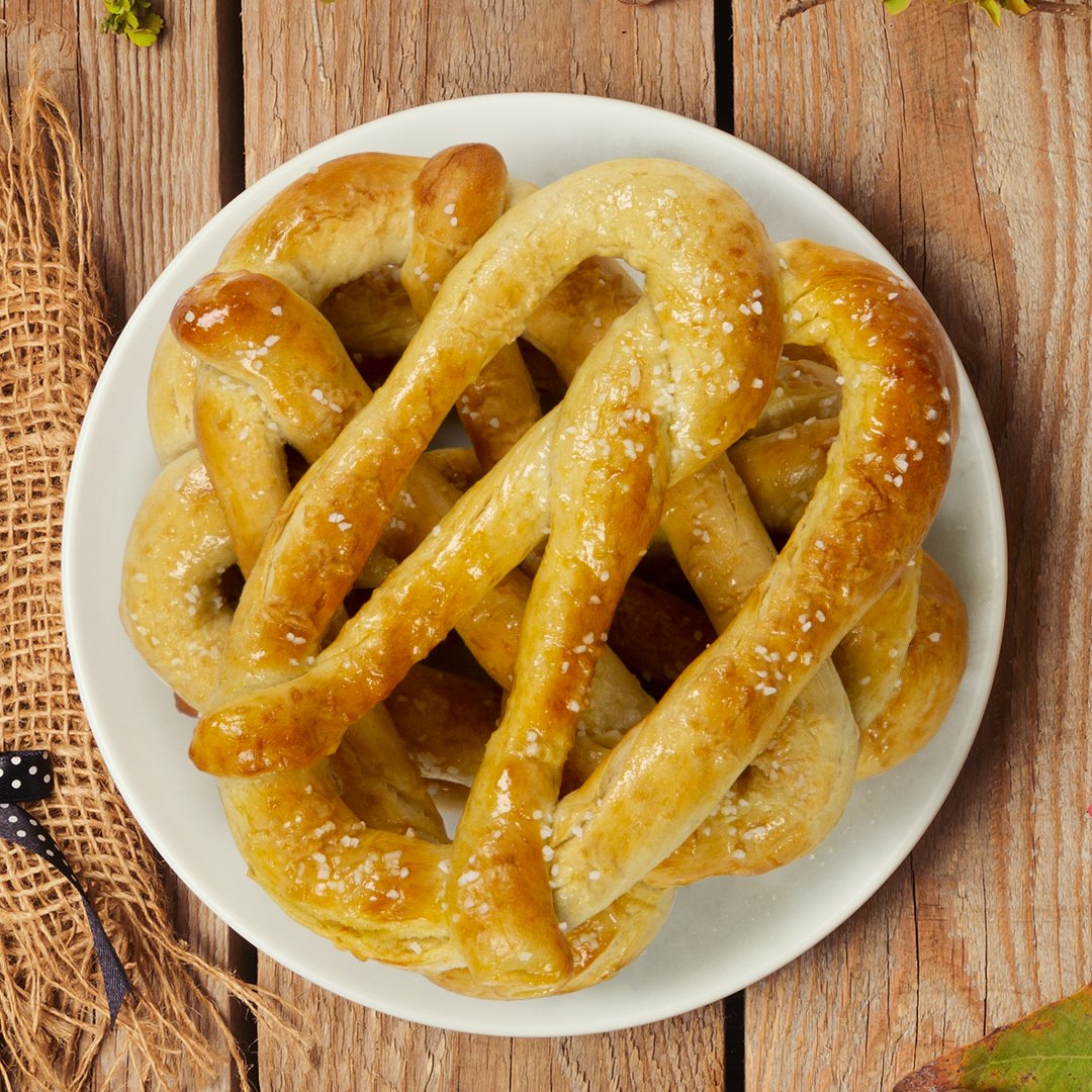 Pretzelmaker's tweet photo. From our #Pretzel family to yours, have a very Happy #Thanksgiving. Just remember, weโll be here when the leftovers run out ๐#Pretzelmaker https://t.co/4oEyAmTZqR