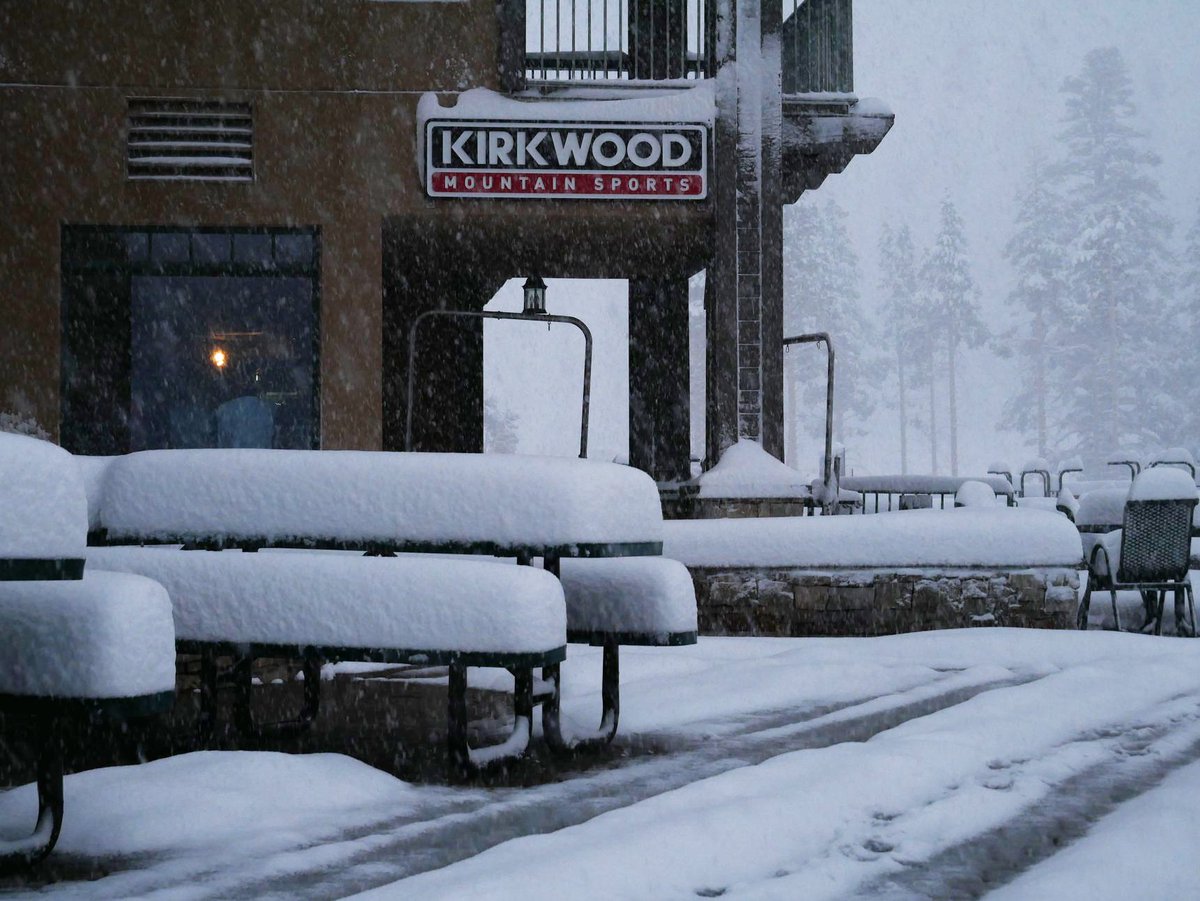 KirkwoodMTN's tweet image. IT'S HERE! Mother Nature is delivering the goods for Turkey Day. 
We had 11 inches reported at 5 am and snow is still coming down everywhere on the mountain.

Make sure you check out our webcams bit.ly/KWWebcams

📷: Gues Services Team | Dan Deemer (7am)