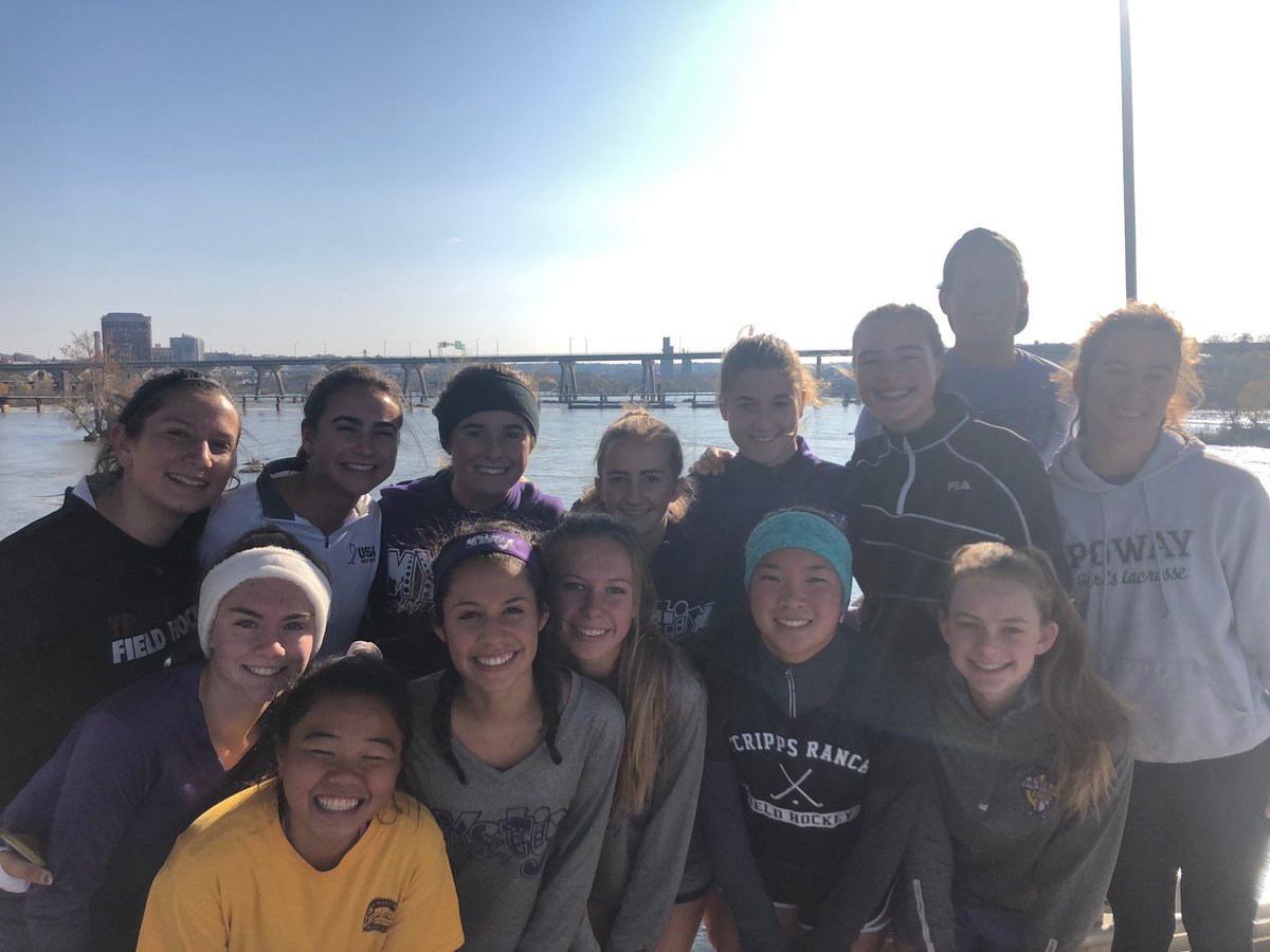 PowayMystix's tweet photo. Team time!! #HappyThanksgiving #ShootingStarTG #Richmond #LetsGoMystix #morningrun https://t.co/N9F76ek0L2