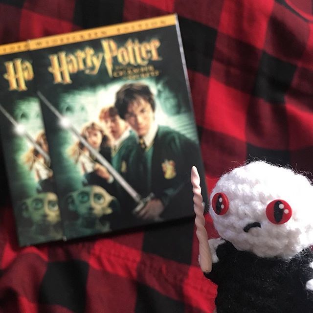 comromco's tweet image. If you heard voices would you tell anyone? 🐍NEW EP ALERT!🐍 On this Chamber of Secrets movie commentary episode, listen in as Nicole, Debbie, + Hadas chat about our favorite Potter books, movies, + Weasleys. ⠀
⠀
#chamberofsecrets #harrypotter #weasley… ift.tt/2R11aKN