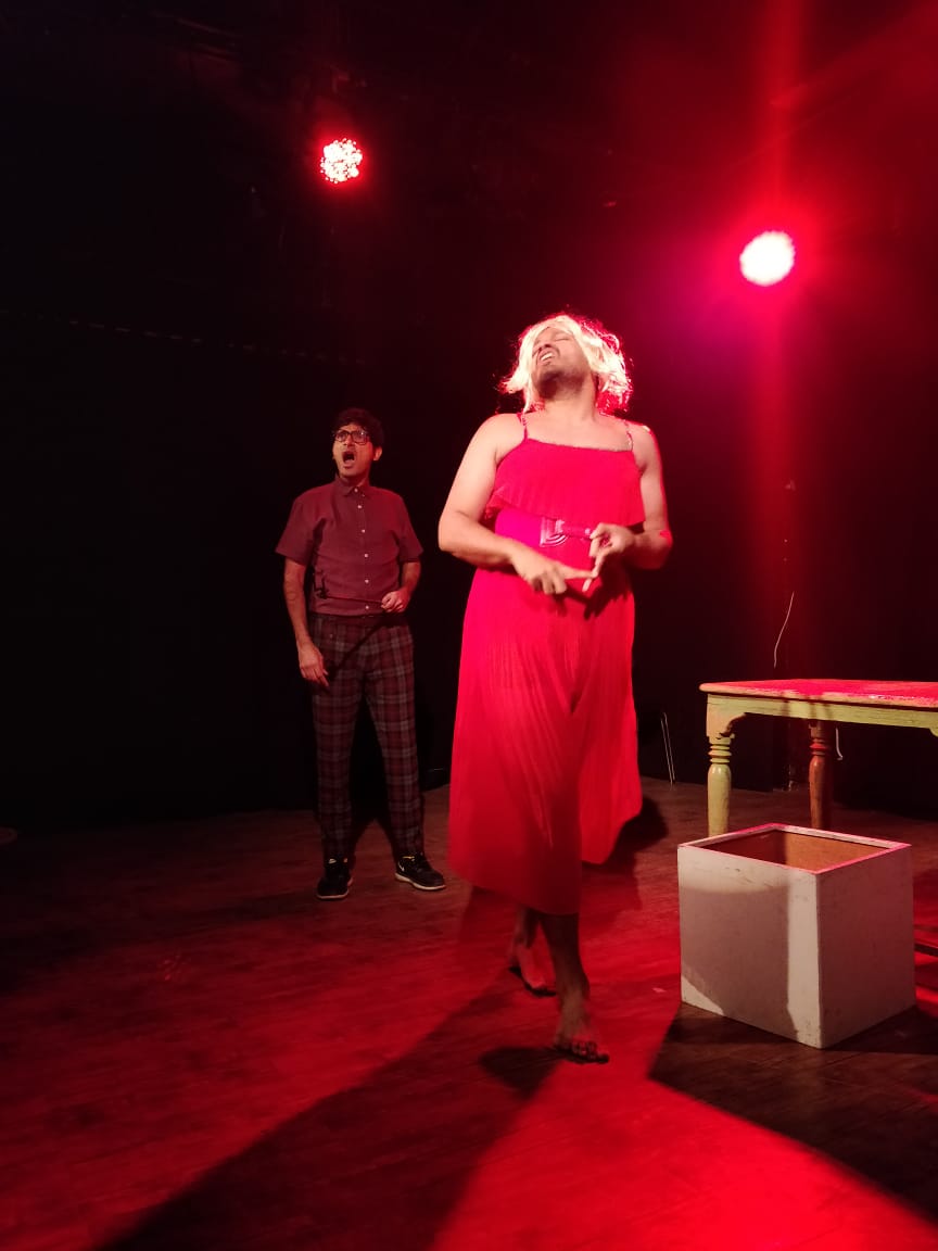 CelebrateBandra's tweet photo. Matchbox 3 theatre play on fire at the Cuckoo Club happening now..
@fh_experience
#peopleofbandra #festival #celebrate #bandra #afeelingcalledbandra #biggerbolderbetter #justbandrathings #mumbai #food #live #music #art #theatre #dance #happiness https://t.co/vEMI1CIThK