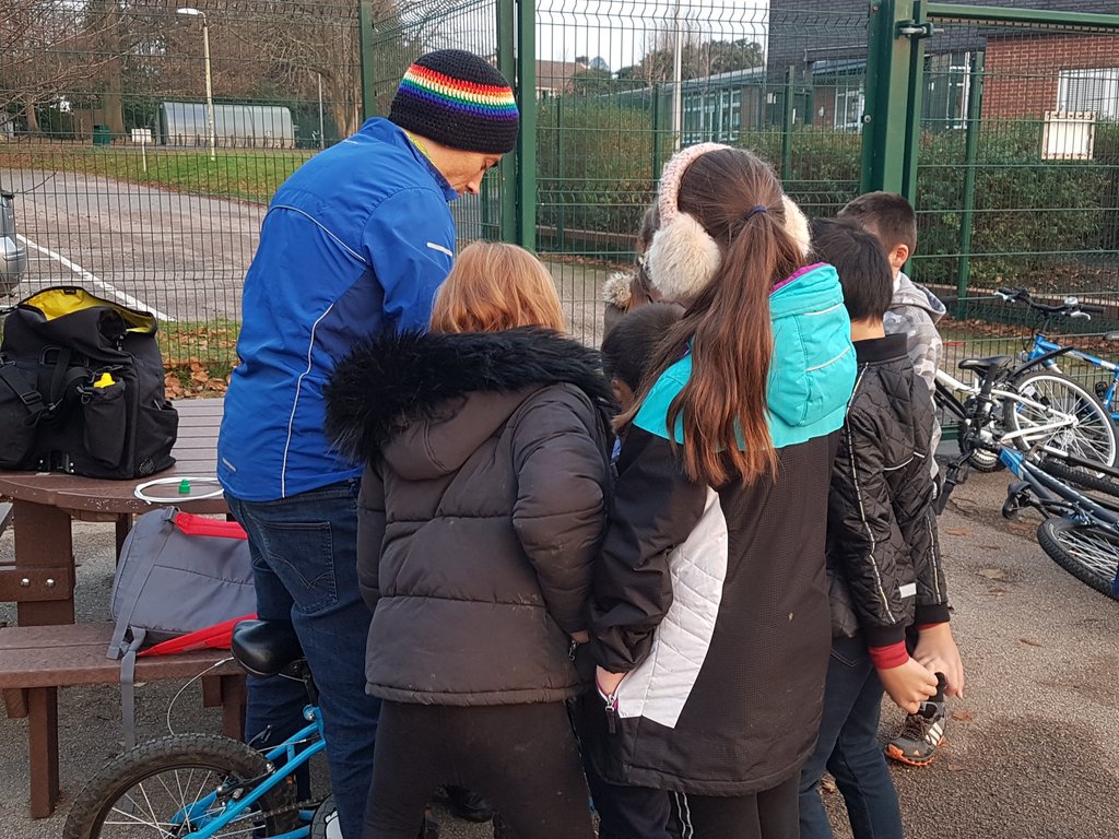 MiltonMountSch's tweet photo. Bike-It Pat is teaching some of our Children's University members how to stay safe on their bikes by teaching them how to repair their brakes. 🚴 #childrensuniversity https://t.co/abMMHvlJxT