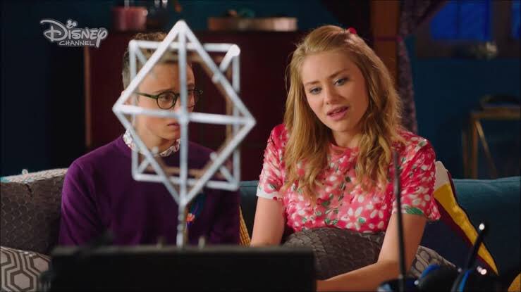 EvermoorBrasil's tweet photo. #TBT #TheEvermoorChronicles #AsCrônicasDeEvermoor 🤔 https://t.co/SYpyIOpMI5