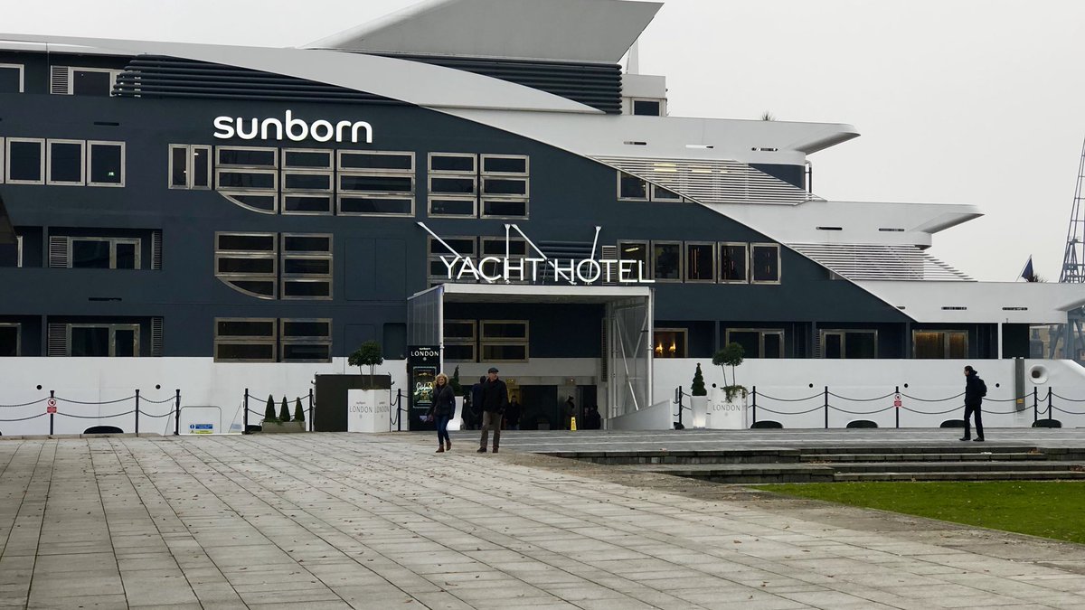 jemweb's tweet photo. Checked in and the cabin is superb. Nice suite with sofa, in a chill area. Lovely Truffles and Wine on arrival. #SunBornLondon @sunbornlondon #Hotel #Luxury #Travel #Superyacht https://t.co/GE16hyPZwz