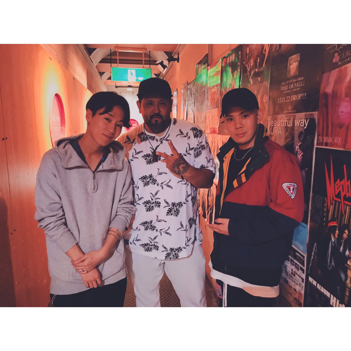 selescobal's tweet photo. Liveお疲れ様でした！

色んな人に会えたし楽しいLiveでした！

@ceezer13 さん相変わらずカッコよすぎた😂

12月のLiveよろしくお願いします！

@ZendenL くん7月からの曲とLive楽しみにしてます！ https://t.co/MEemGPMEWr