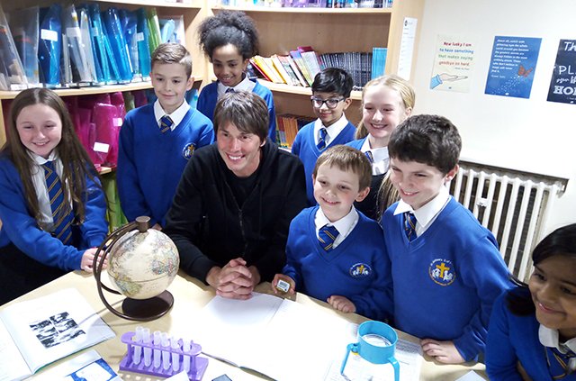TV star Professor Cox goes back to school for a day! 
oldham-chronicle.co.uk/news-features/…