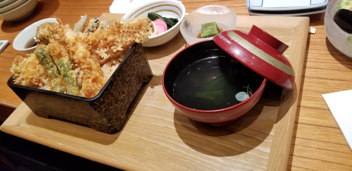 UX_Japan's tweet photo. Haneda airport is expanding their building to accept more tourists for 2020.
Delicious food restaurant is also increasing☺

#airport #tourist #airlines #traveltips #Haneda #tempura #flights #Japan #japanesefood #JapanTravel #Tokyo #Tokyo2020 #tokyotravel https://t.co/0sG8KDWyDG