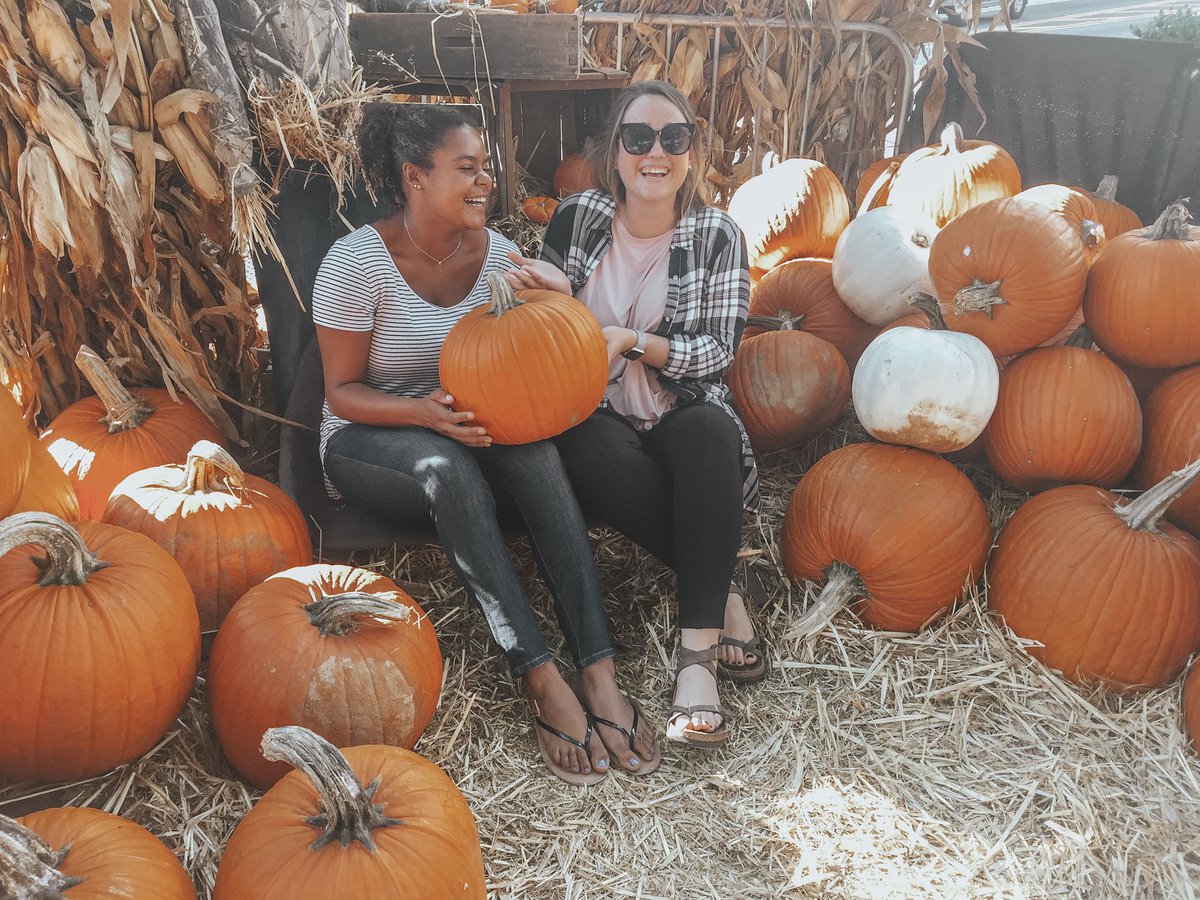 So thankful for all of our sisters! Happy Thanksgiving from Gamma Theta! 🦃