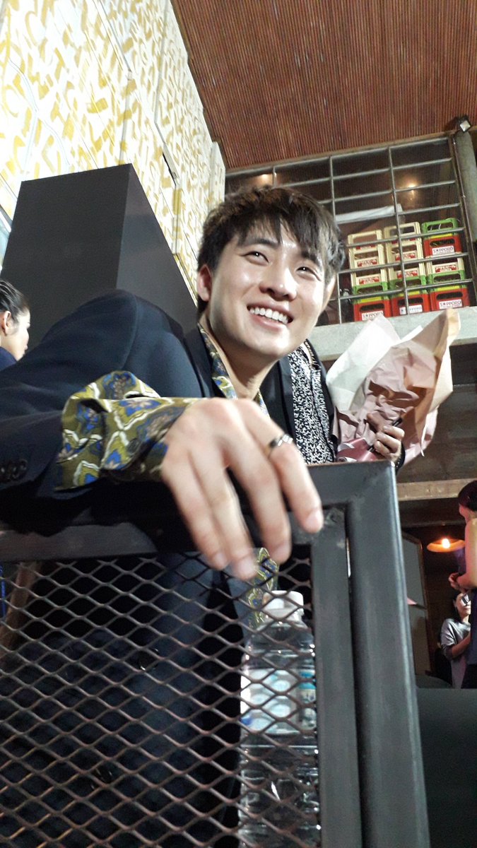 K230547's tweet image. 201161. งาน dnd ทองหล่อ ถ่ายรูปคนอื่นไม่ชัด แต่พอถ่ายรูปพี่มีน ชัดทุกรูปก็ไม่เข้าใจ คงจะเบอร์ว่ารักแถบ แบบว่ารักเธอ💙💚
#troopfammeet 
#Troopfammeet 
#2with 
#m34nismind
#มีนแปลน 
#ติณณ์แคน 
#ผู้ชายคนที่101 
#LBCforever 
#Lovebychanceseries 
#บังเอิญรักเดอะซีรีส์ 
@m34nismind