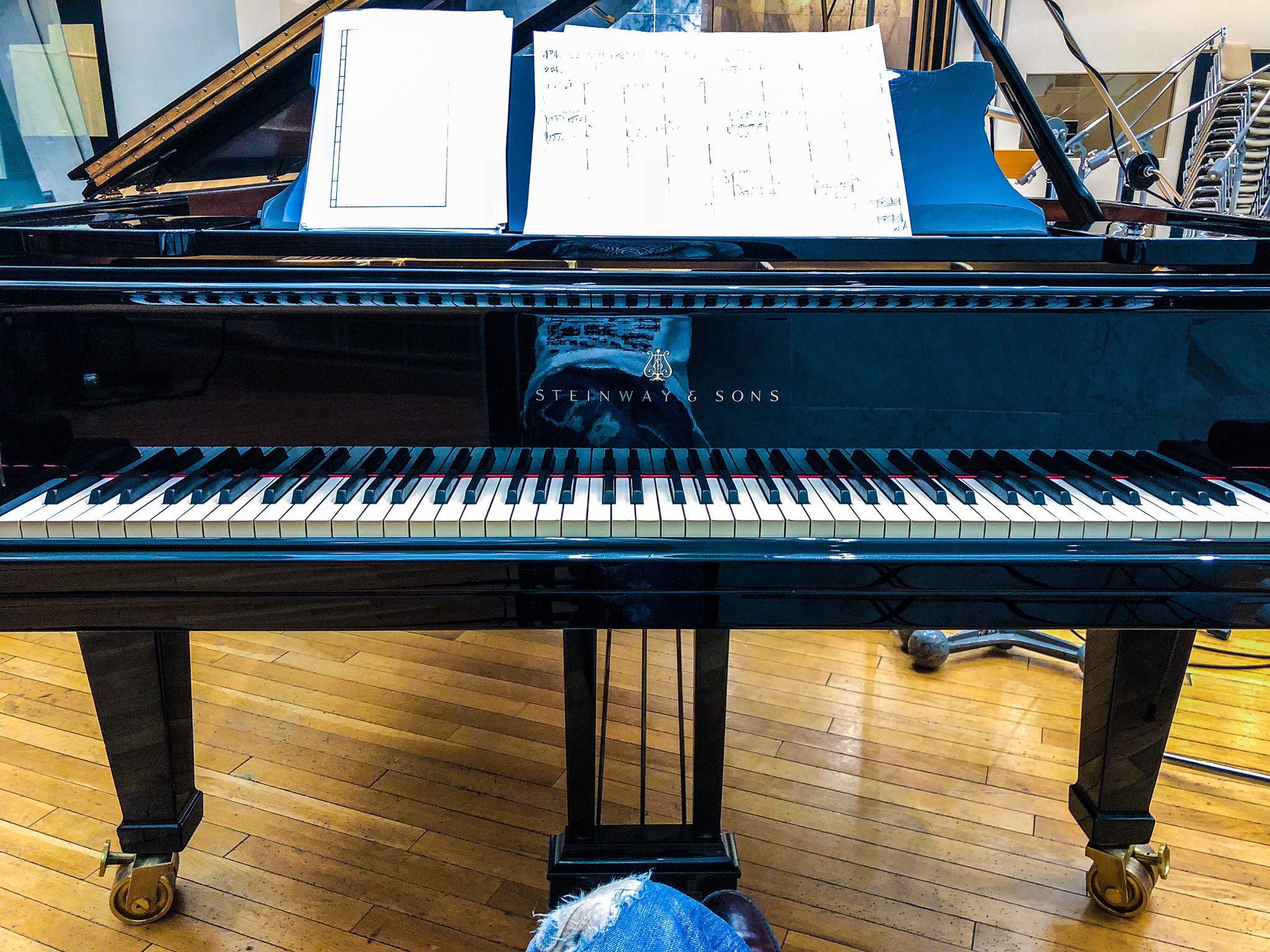 O Xrhsths 澤野弘之 Nzk Sto Twitter 続いてピアノがあり 最後は辻本さんのトランペット録音でした レコーディングはひとまず終了になります 明日からはミックス作業になります T Co Cx0ik2xr7m Twitter