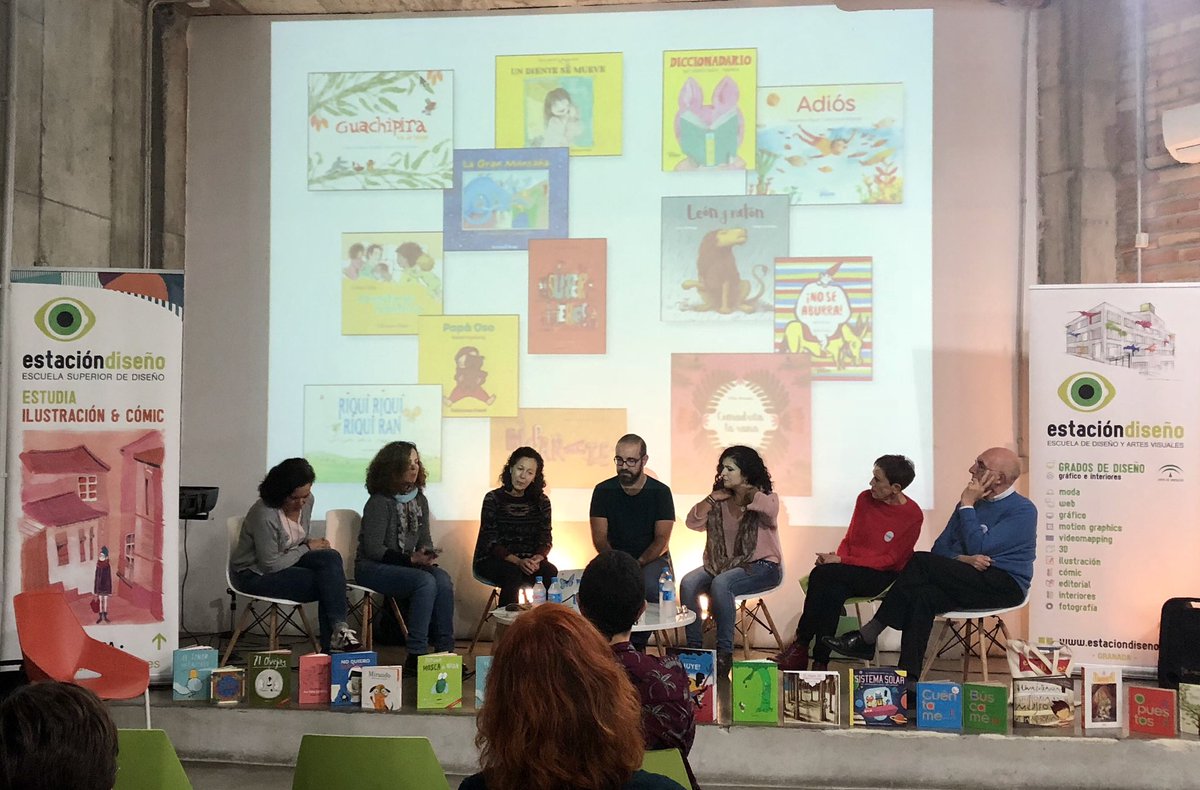 enelbolsillo's tweet photo. Mesa redonda en @Estacion_Diseno sobre el proceso creativo del álbum ilustrado como preámbulo y Presentación del Festival #Chavea de Literatura y Artes para Familias que organiza @littlegranada https://t.co/yW09fCkDWS