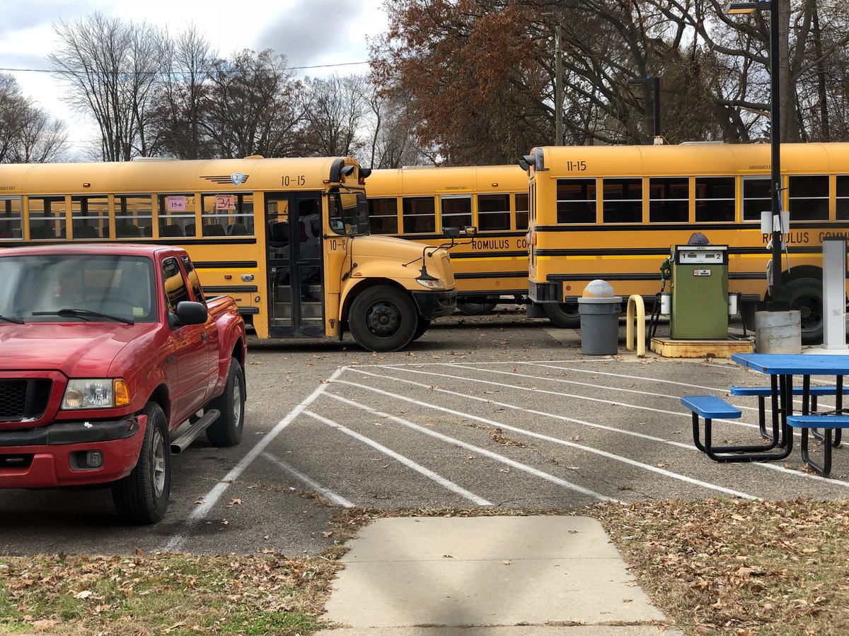 Buses getting ready for Thanksgiving break. Buses everywhere! Happy Thanksgiving everyone, I’m thankful for all of my buses, my drivers, transportation staff, and all of my bus friends. 
#bus #schoolbus #yellowbus #cheesebus #happythanksgivingday #thanksgiving #icbus #ceseries