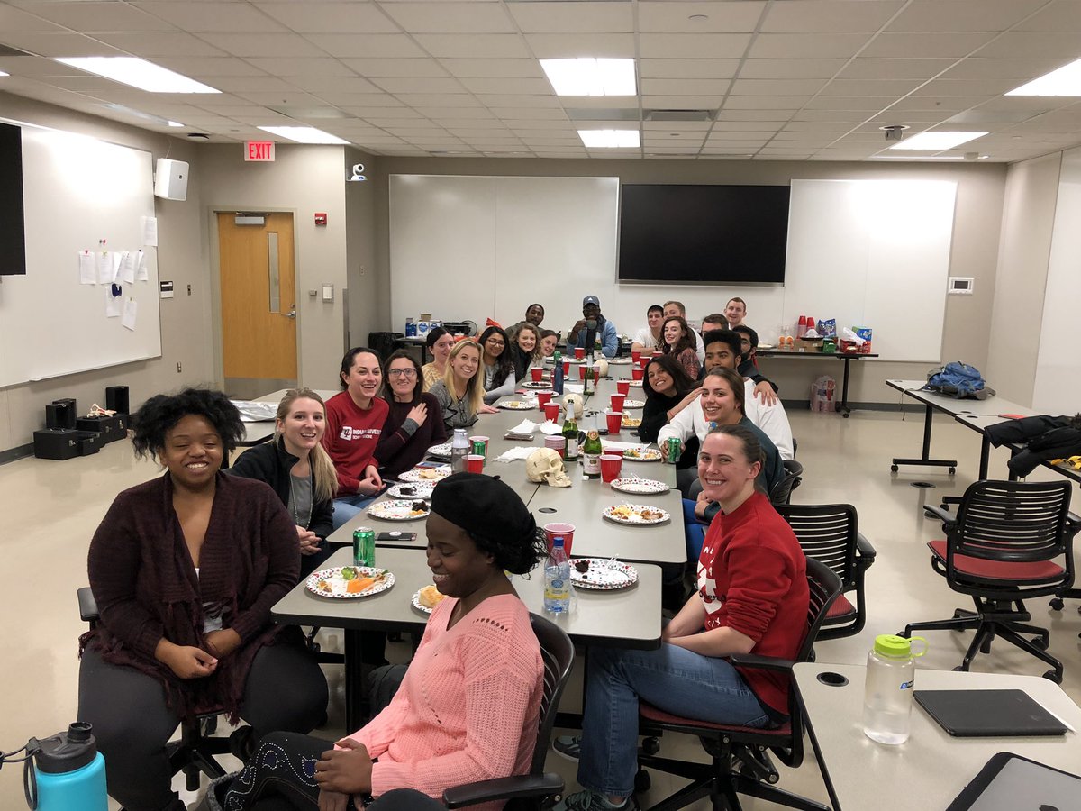 ElizabethRyanIU's tweet photo. Family comes in many forms, our biological, family we choose and our work family.  #MedEdthx to all of my work families past and present @IUMedSchool @IUSMNW @NUFeinbergMed and students!  The picture is of M1Student Pot Luck this week.  Enjoy Thanksgiving! https://t.co/DXQl1jFr6m