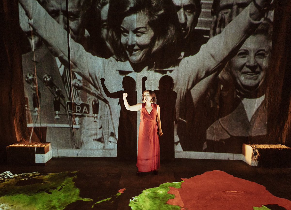 AlunaTheatre's tweet photo. Happy opening night to our #DividingLinesTO team! @beapizano @Trev6 Book ahead for this weekend's performances @TheatreCentre photo: @_mimnagh  https://t.co/jtiFcGcfrs https://t.co/8VjXWE1CnX