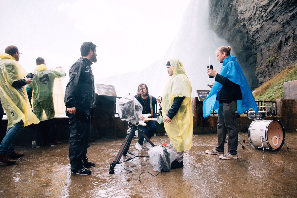 itsthedarcys's tweet photo. The #moneyshot & the #bts
#chasingthefall #niagarafalls https://t.co/11a1XOFZys