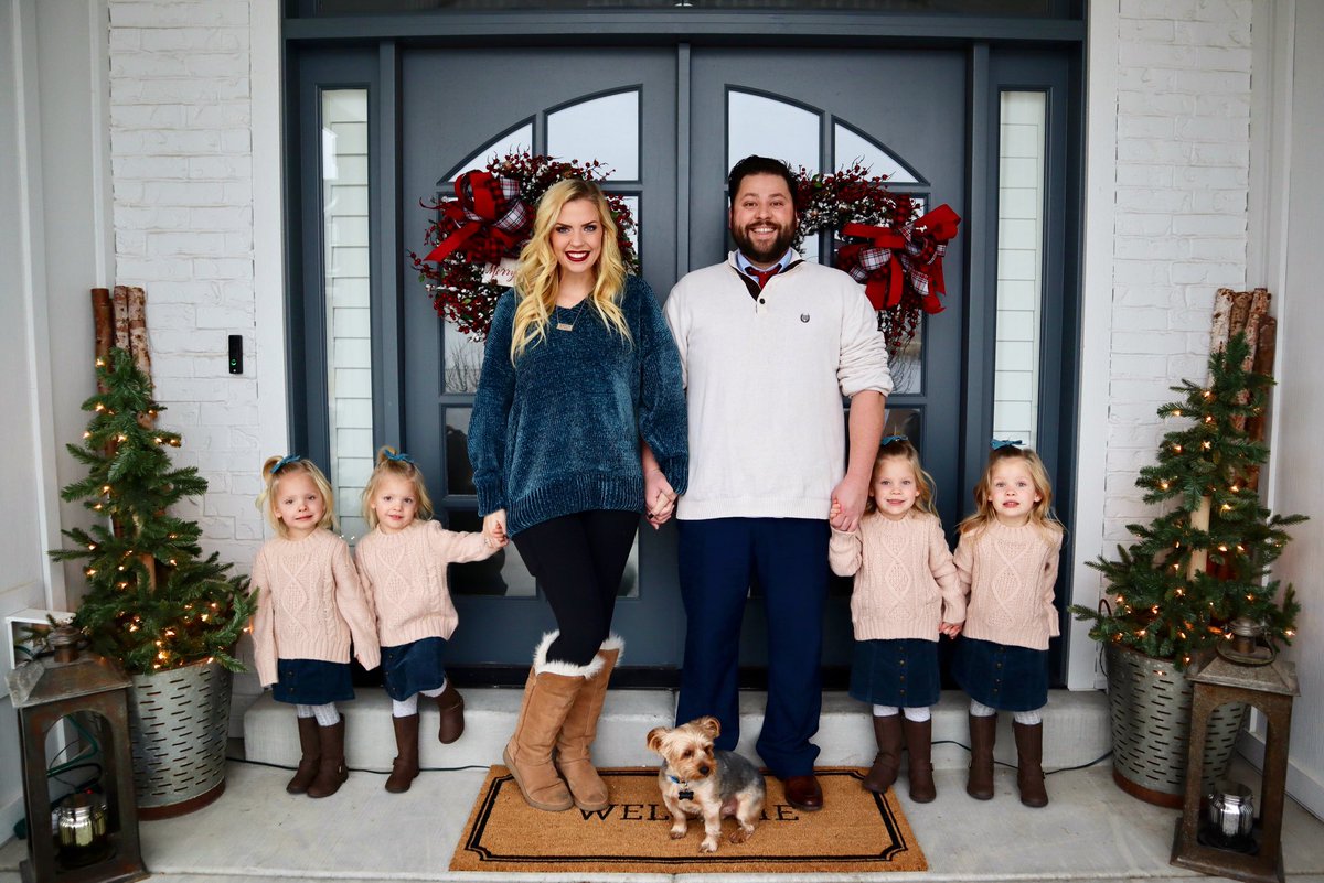 thequadfather4's tweet photo. Happy Thanksgiving from our family to yours! 🦃 https://t.co/6pm3ArQCW6