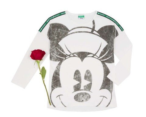 AthenaMex's tweet photo. Mickey Mouse está de cumpleaños. 90 añitos no son pocos y podemos celebrar con él gracias a estas prendas que sacó @BenettonMexico https://t.co/sOVhtsUM7w