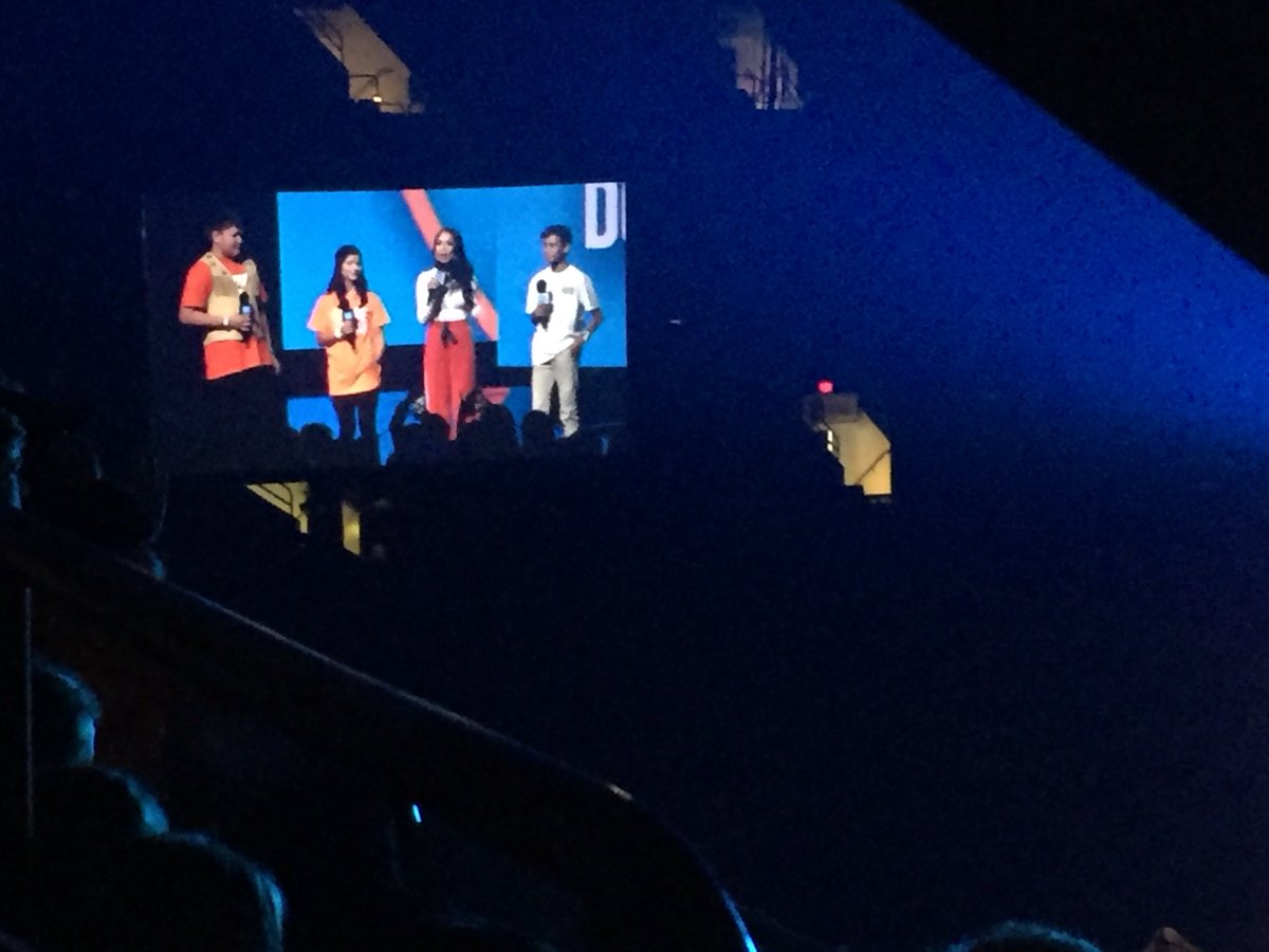 sd48GHE's tweet photo. @SD48SignalHill students sharing their inspiring work and proudly representing @SeatoSkySD48 at #WEDayVancouver https://t.co/mI4JKBXaxB