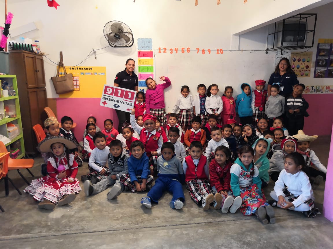 911_Veracruz's tweet image. Visitamos a los pequeños y pequeñas del Jardín de Niños "Horacio Barrenechea Domínguez", a quienes les explicamos a través de dinámicas el funcionamiento del Número Único de Emergencias 9-1-1 en el Mpio. #Pánuco, Ver. #CulturaDePrevención