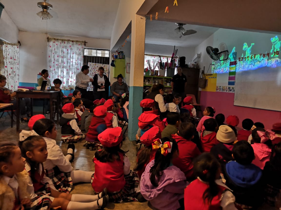 911_Veracruz's tweet image. Visitamos a los pequeños y pequeñas del Jardín de Niños "Horacio Barrenechea Domínguez", a quienes les explicamos a través de dinámicas el funcionamiento del Número Único de Emergencias 9-1-1 en el Mpio. #Pánuco, Ver. #CulturaDePrevención