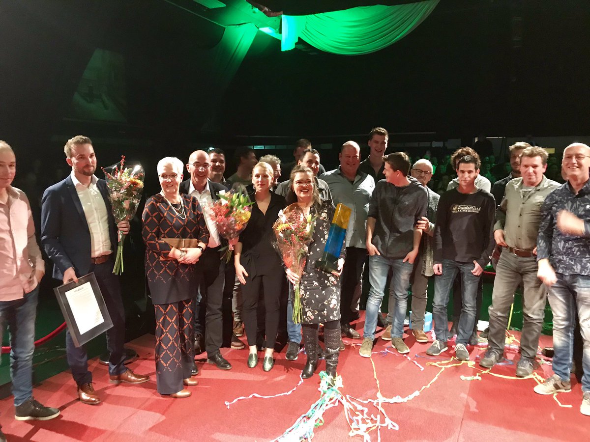 Mooi feest van #ondernemerschap in bomvolle #Merthal <a href="/gemeenteHadM/">Gemeente HadM</a>: van harte #JongeOndernemer 2018 #deLASERSTUDIO &amp; finalisten <a href="/Ondernemerprijs/">OndernemersprijsHadM</a> 2018 #SociaalKapitaal &amp; #SmaakboerderijdeGastendonk én winnaar #KurstjensRecycling.  Thx ook <a href="/DonatelloPiras/">Donatello Piras</a>.