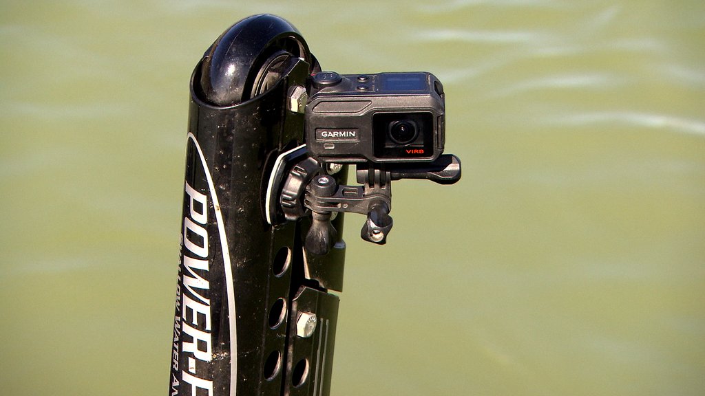 FishHandbook's tweet image. Thankful to be equipped with these two great pieces of equipment on the boat!  @garminfishhunt @Power_Pole @RangerBoats #GarminVirb #ShallowWaterAnchor #SwiftSilentSecure #Ranger #Fishing #BassFishing #Thanksgiving