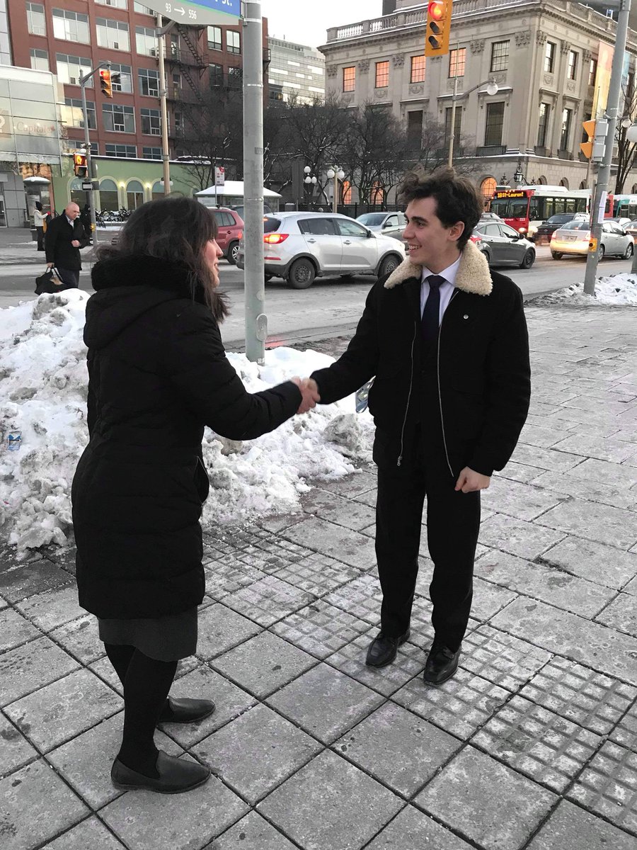 BeatriceMortim2's tweet photo. Always a pleasure to speak to our constituents! https://t.co/lC0y5kusjS