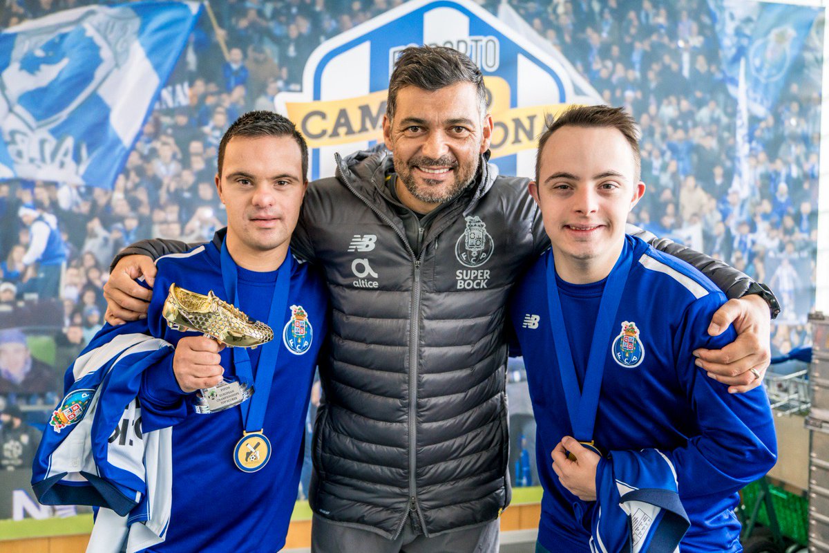 Isto é a verdadeira essência do desporto! Foi um prazer receber o César e o Daniel, campeões europeus em futsal. Parabéns pelo título e obrigado por nos relembrar da beleza e simplicidade de jogar à bola!