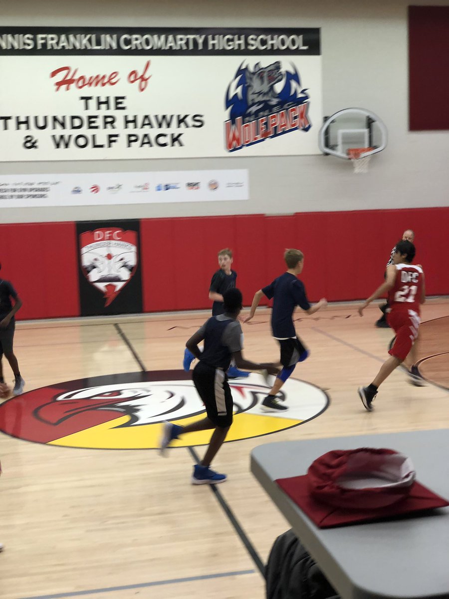 Mizshar10's tweet photo. DFCHS ThunderHawks vs Thunder Bay Blaze! Part of Youth development basketball program #basketballfun #cheeringloud #community #exciting #gymisopenagain #Thankful https://t.co/3BGArDggmE