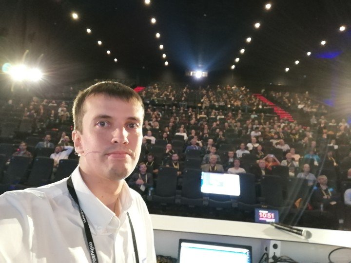 abaludin's tweet photo. A year ago I was an attendee here. A year later - hundreds of people listening us. #AwaraIT #navtechdays https://t.co/xXNW8yMmWh