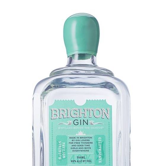SussexVegEvents's tweet photo. For anyone who likes a tipple (or two) we have just the thing for you @BrightonGin are a must to visit at Worthing's Christmas Vegan Fair 🍸🍹😁 Gin distilled beside the seaside &amp; made with passion. Certified 100% vegan for free thinkers and good time girls and boys everywhere 😋 https://t.co/kqvAxust54