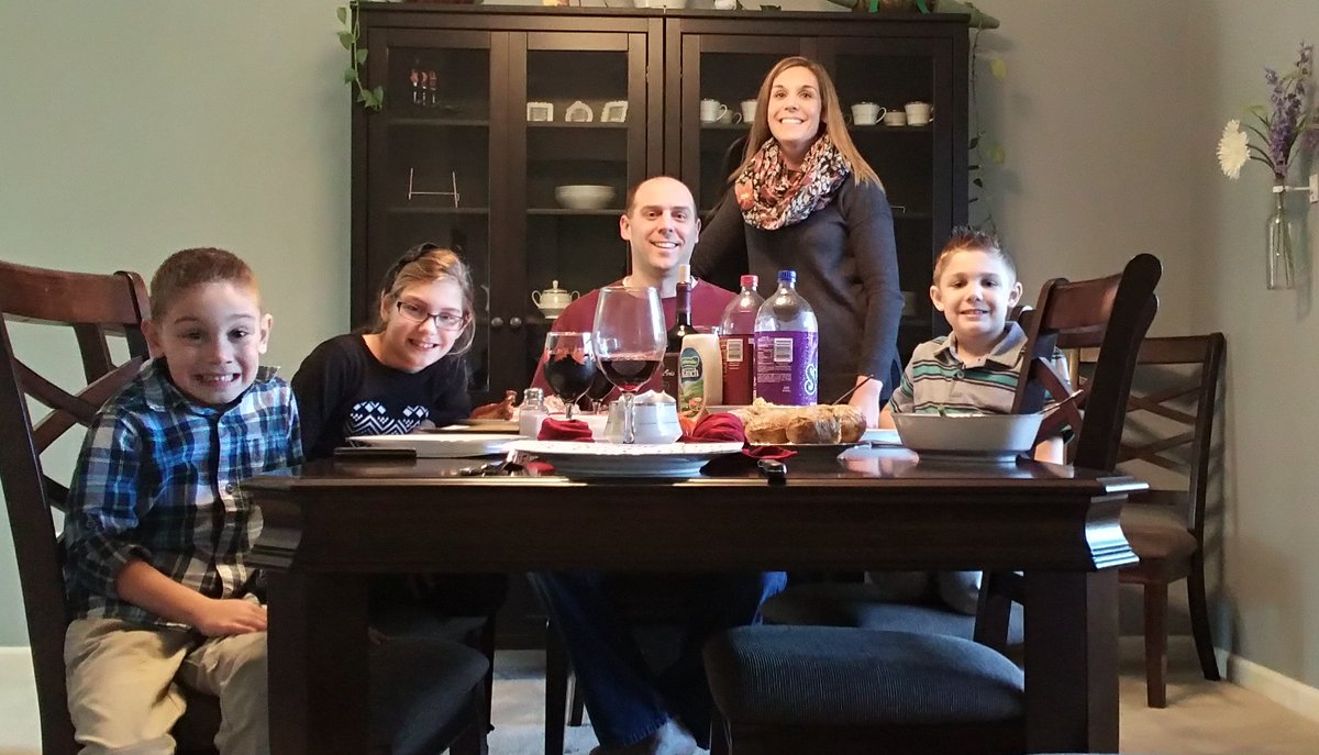 MrsNothEIS's tweet photo. Happy Thanksgiving 2018 from the Noths! https://t.co/5S4G87qoP2