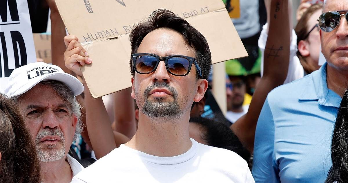 Still flying high from "Hamilton," Lin-Manuel Miranda announced a global casting call for his new project!
buff.ly/2S6ciav