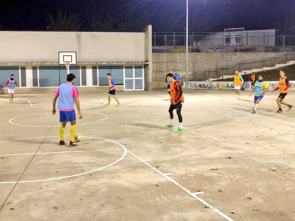 InterPallaresos's tweet photo. ENTRENAMENT | 🏃
Sessió vespertina per preparar el matx davant la Selva del Camp.
💚🖤💚🖤💚
#interlive #SelvaInter
@FutsalTGN @pallaresos https://t.co/39pV5jJNye