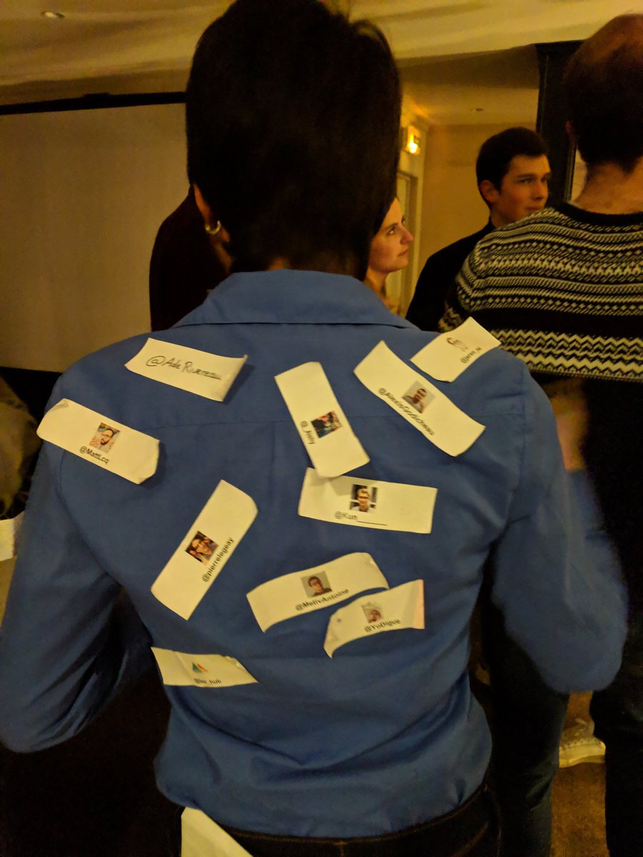 🙋🏻‍♀️L'humaine au cœur du digital : la version #tweetwall humain de la #ConnectedWeek #twaperoangers 😉