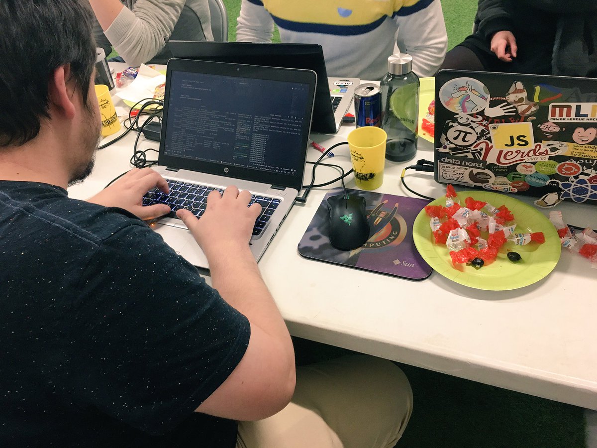SopraSteriaSecu's tweet photo. [📣LIVE] #CTFBattleground : la Blue Team ne lâche pas l’affaire et reprend le dessus : 7 à 6 ! 🎮 #JePeuxPasJaiHacking #LesSoiréesCyber #CTF https://t.co/Asf1bspGQ0