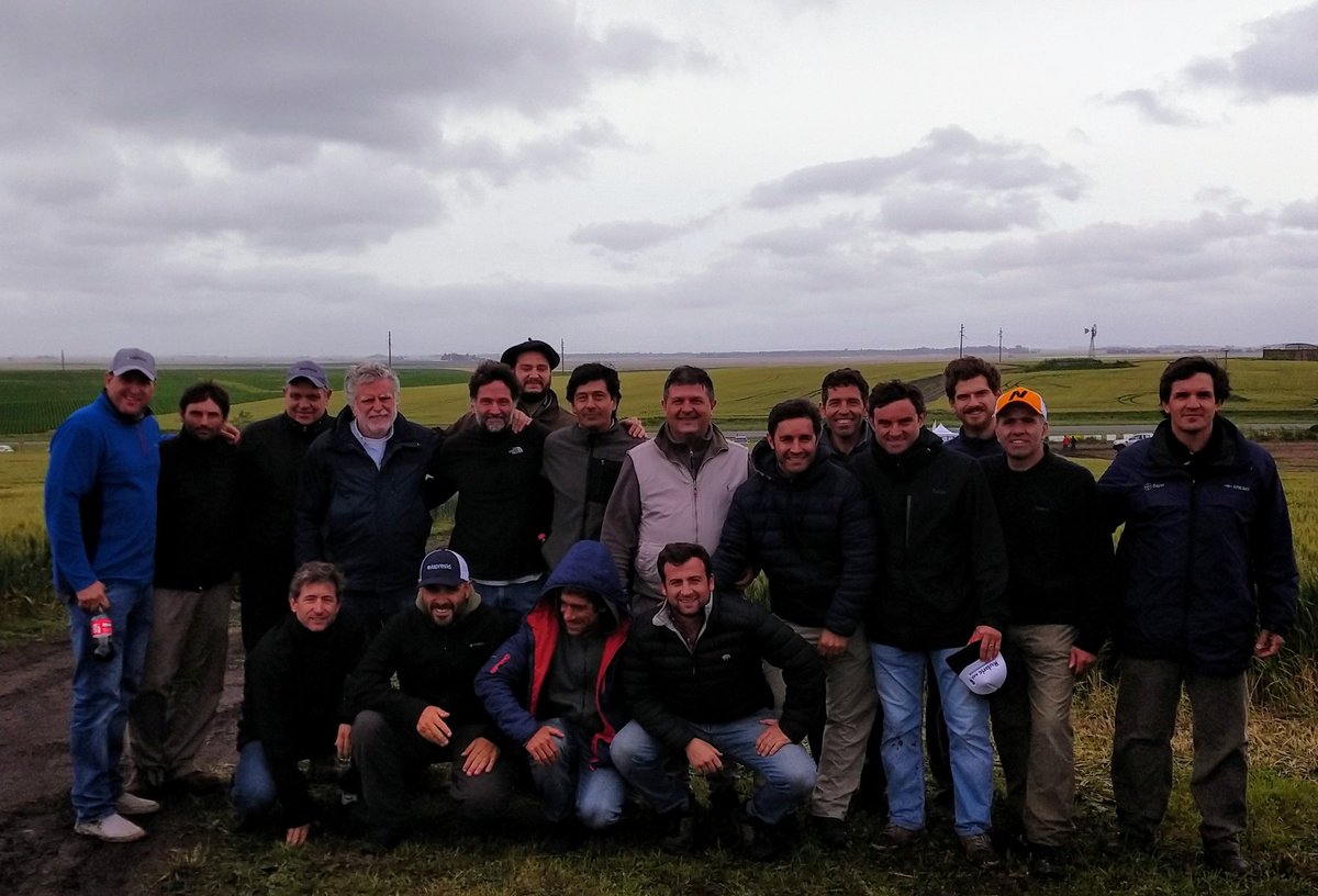 SabriNocera's tweet photo. Felicitaciones a @JmfRegional , una vez más terminó una jornada excelente! Intercambio técnico, Trabajo en equipo y sobre todo AMISTAD! @marcelotorres_c  @manifrajo @maiste74  #regionales @aapresid  en su máxima expresión! https://t.co/deXPDtCkkz