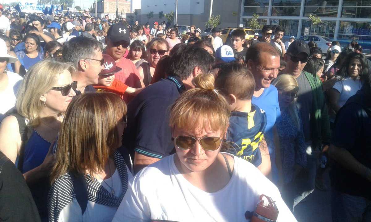 comellialicia's tweet photo. Parque del Oeste a pleno con @MarianoGaidoOk #OG2018. Mariano Intendente #MG2018 https://t.co/KXDlnRToYw
