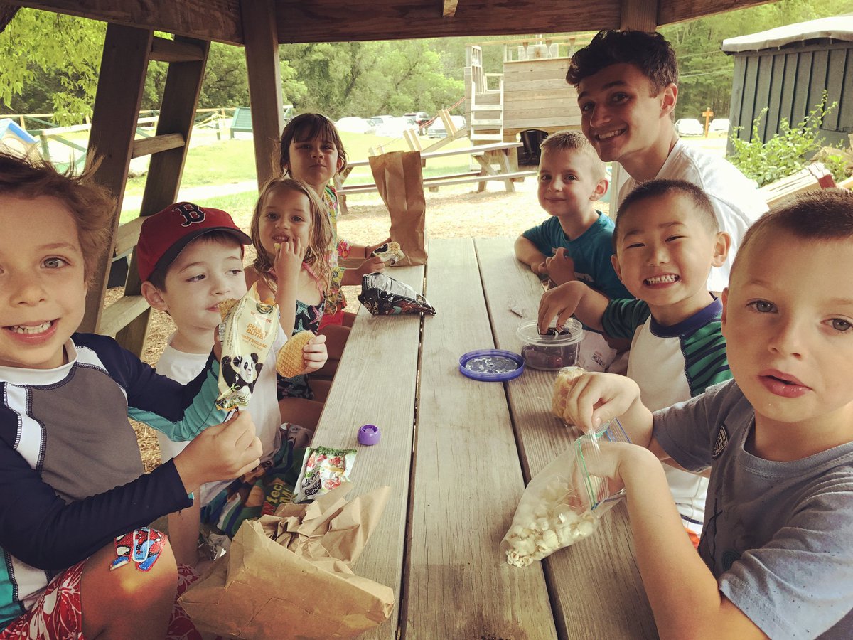 HolidayRec's tweet image. Hope you enjoy some time around the table today with some of your best friends and family!

#thankful #summercamp #plates #friendship #dinner #table #kids #smiles #outside