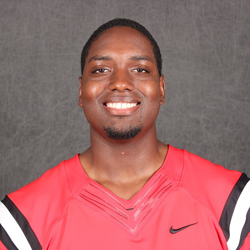 RPIAthletics's tweet photo. FB | "He saved our lives tonight" ... Quick thinking under pressure by @RPIFootball student-athlete Reuben Clarke prevented a tragedy when @Amtrak cars separated last night.  Well done, Reub! @RPI #d3fb @RPIEng
https://t.co/VBIR4qYaCB https://t.co/ExSXiMNuWN