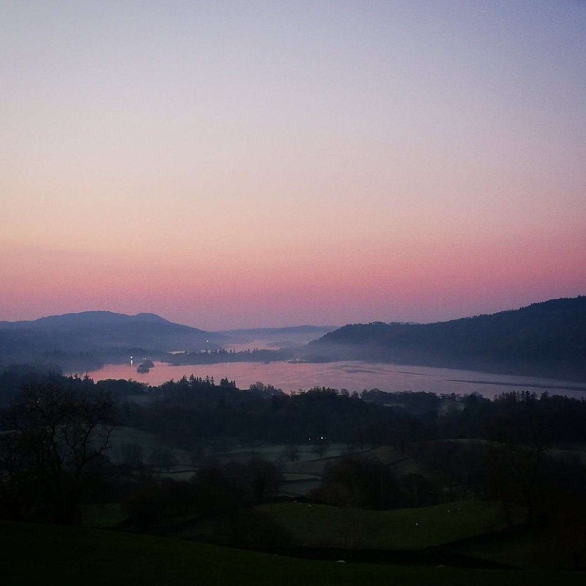These dark early 6:30 starts can be tough but at least every so often I get rewarded with a view like this...

#LakeDistrict #sunrise #lakewindermere <a href="/LoveAmbleside/">Love Ambleside</a> <a href="/NotJustLakes/">Not Just Lakes</a> <a href="/CumbriaWeather/">ᴄᴜᴍʙʀɪᴀ ᴡᴇᴀᴛʜᴇʀ</a> <a href="/WeAreCyclingUK/">Cycling UK</a> <a href="/UKCycleChat/">UKCycleChat™</a> <a href="/GenesisBikesUK/">Genesis Bikes</a> #Cumbria #cycling