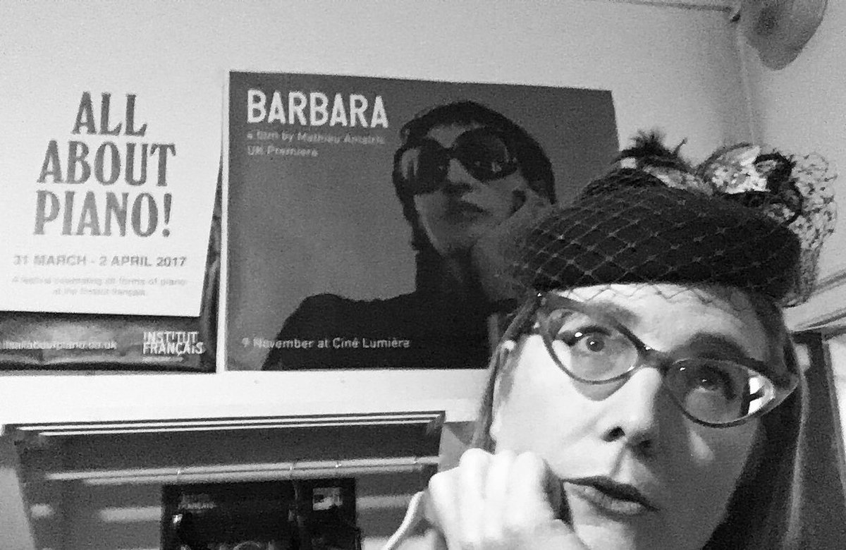 jabberworks's tweet photo. Doing our best French New Wave faces #DrawingForEurope @ifru_london @SarahArdizzone @bridgimage @PennySDale https://t.co/9uHyDBX6IA