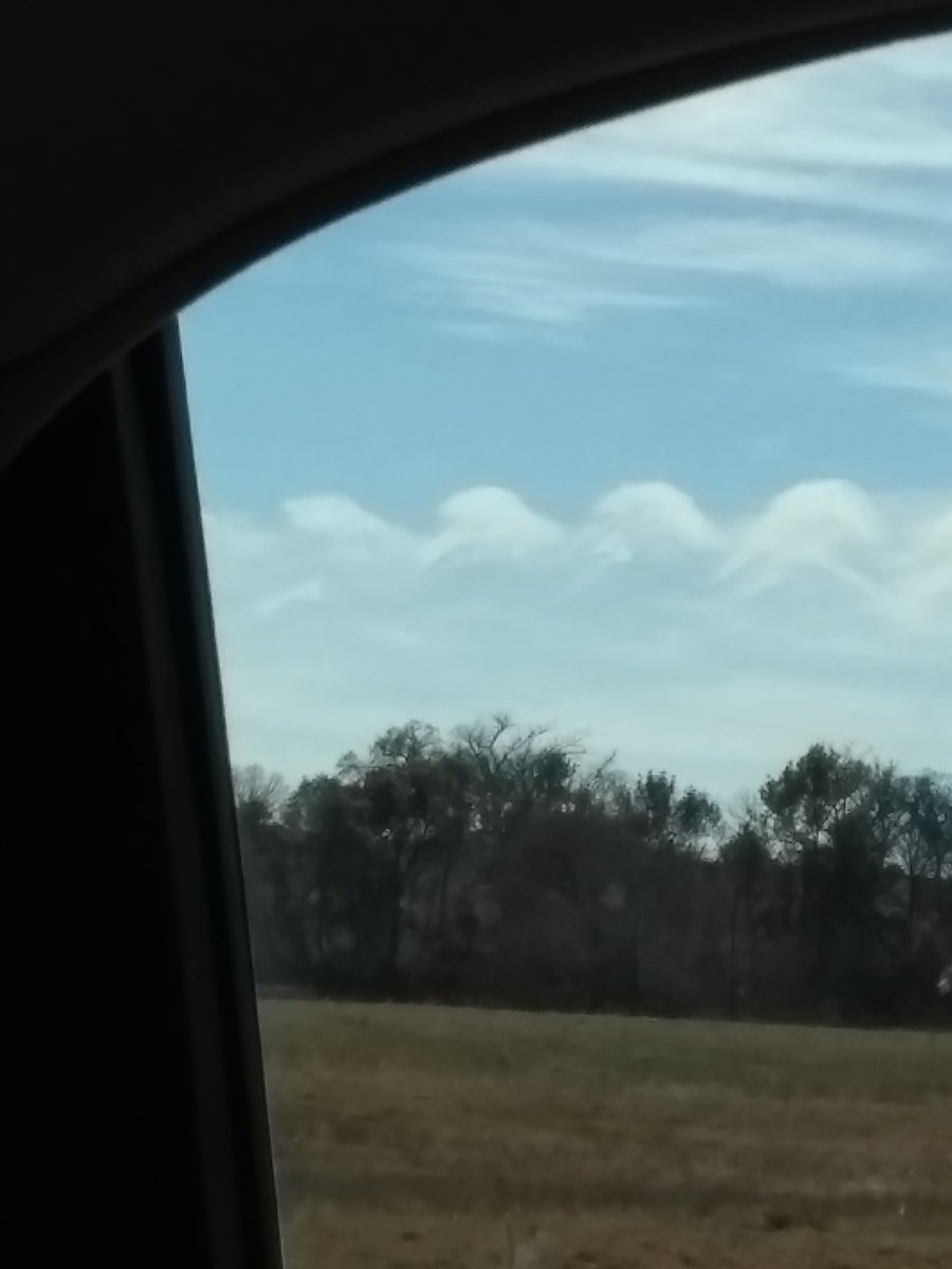 HiddenNinja4's tweet photo. Cool Thanksgiving clouds. https://t.co/2LA8GKOuj6