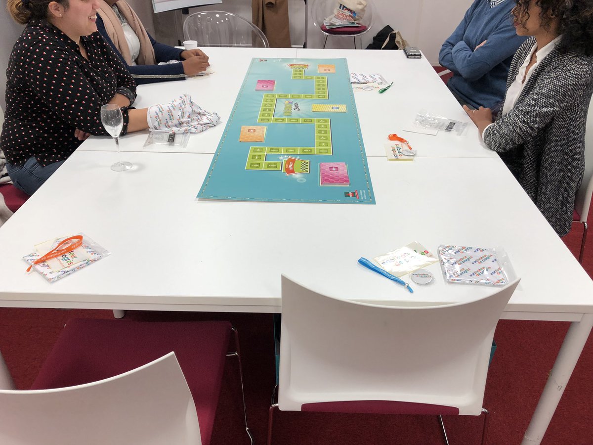 eq_conserto's tweet photo. Soirée jeux sur le thème du handicap @_Conserto #semaineduhandicap #activateurdeprogres #Handicap #sensibilite https://t.co/ZUeljKjOod
