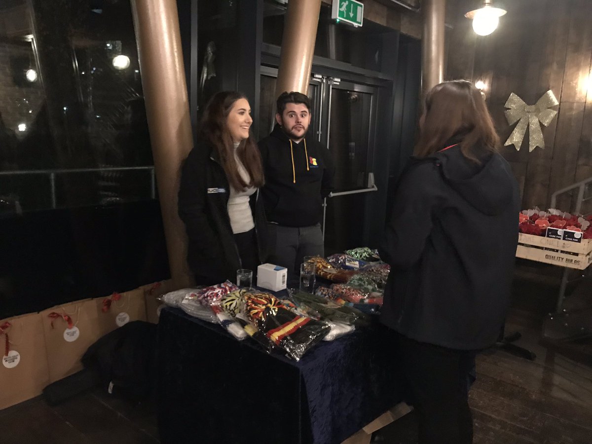 SEBloggersClub's tweet photo. Preparations have begun for tonight! #EssexBloggers #BloggersEvent #SEBC #SouthEastBloggersClub #Blogging https://t.co/CPFmp4BLtV